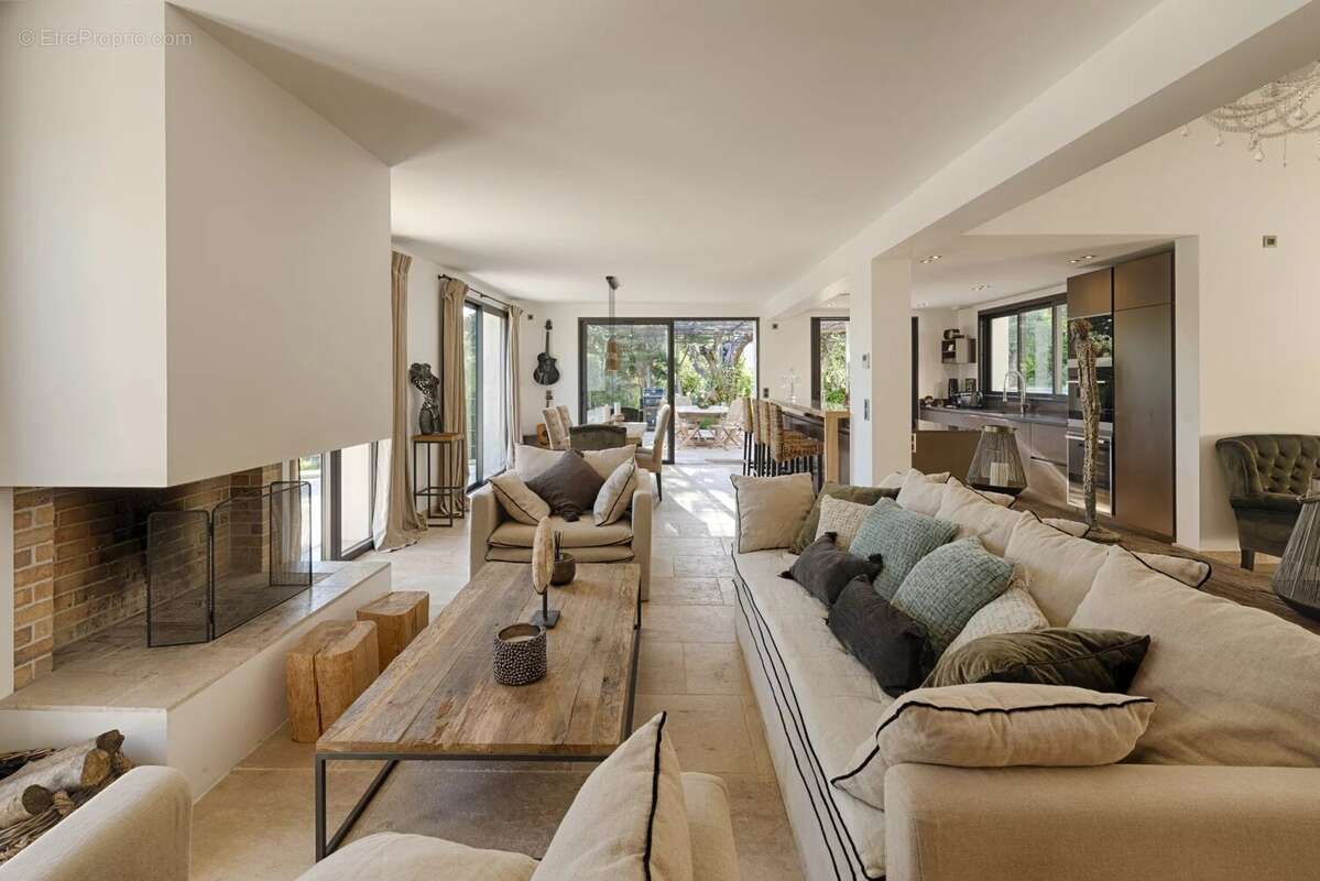 Maison à MOUGINS