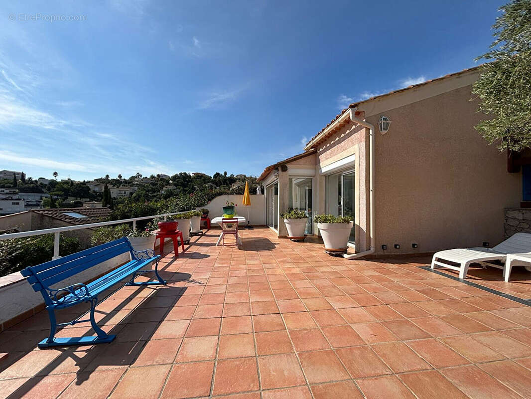 Maison à LES ISSAMBRES