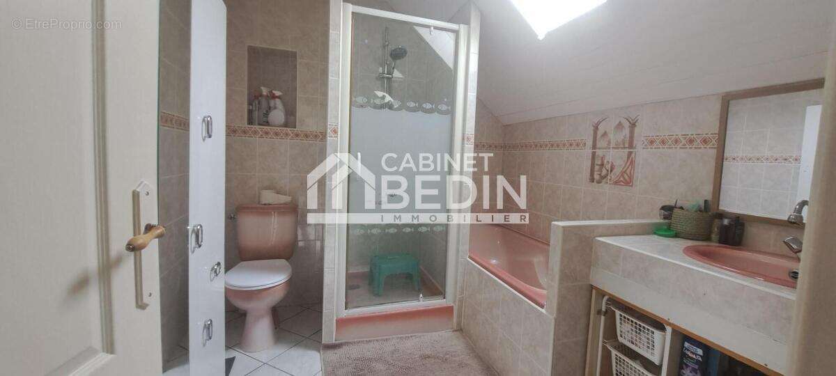 Maison à AMBARES-ET-LAGRAVE