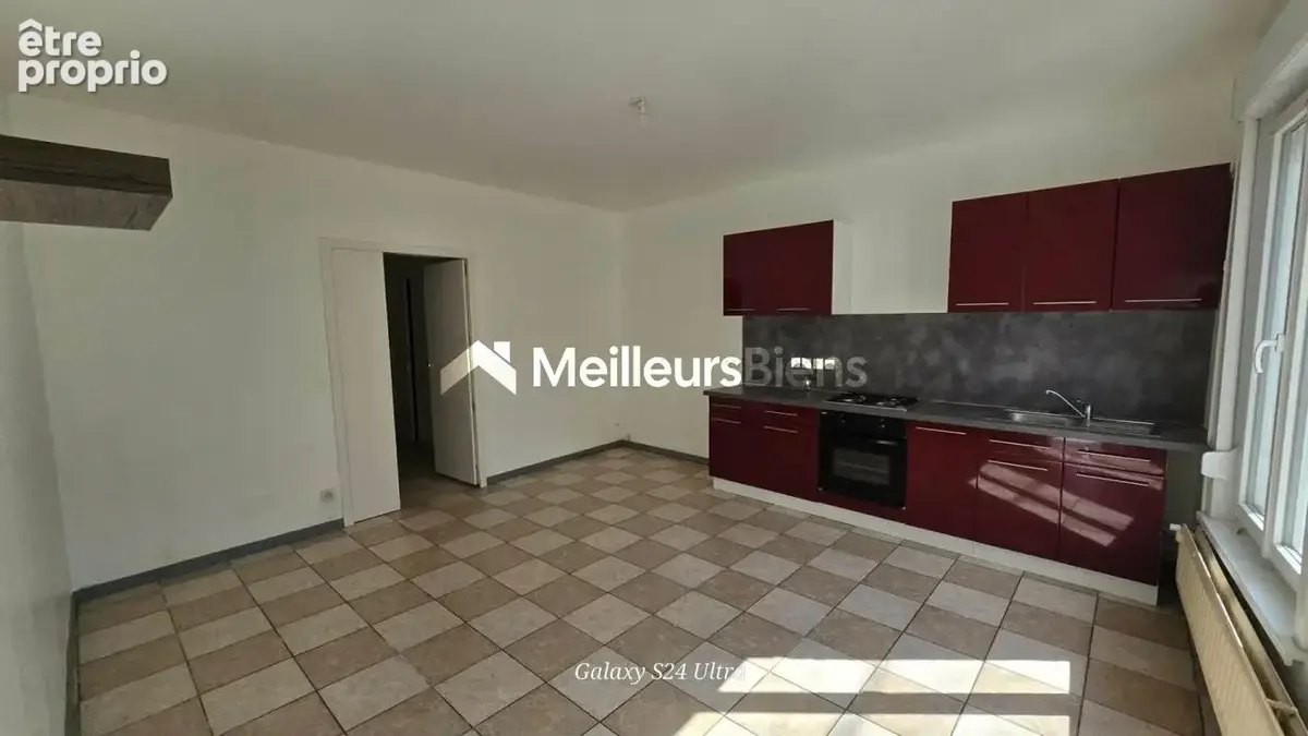 Investissement à Landrecies : immeuble 240 m², 6 chambres, 15 pièces - photo 3