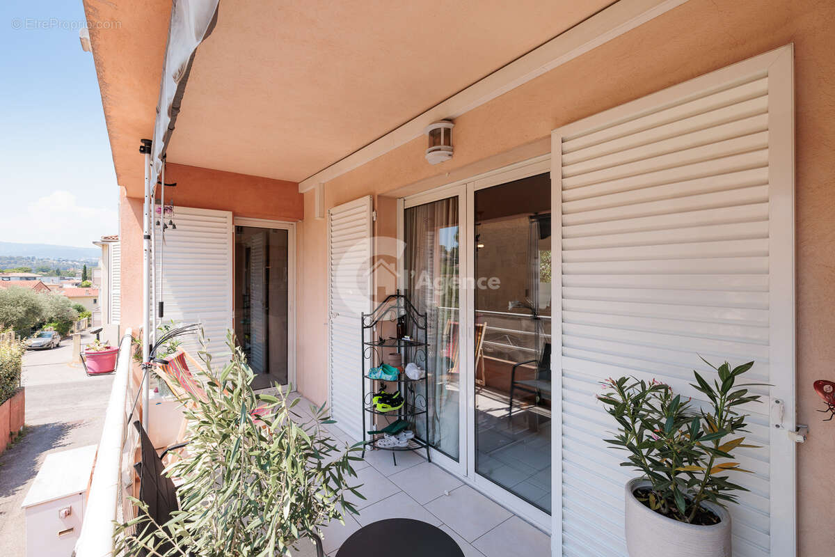 Appartement à MOUANS-SARTOUX