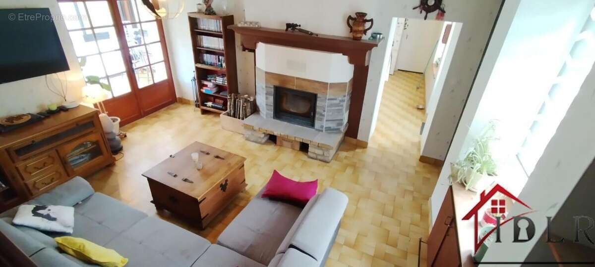 Maison à VESAIGNES-SUR-MARNE