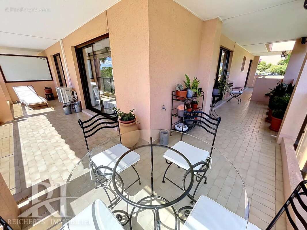Appartement à LE CANNET