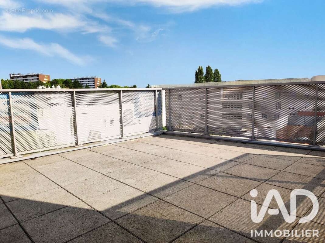 Appartement 30 m² à Villiers-Le-Bel  - photo 2
