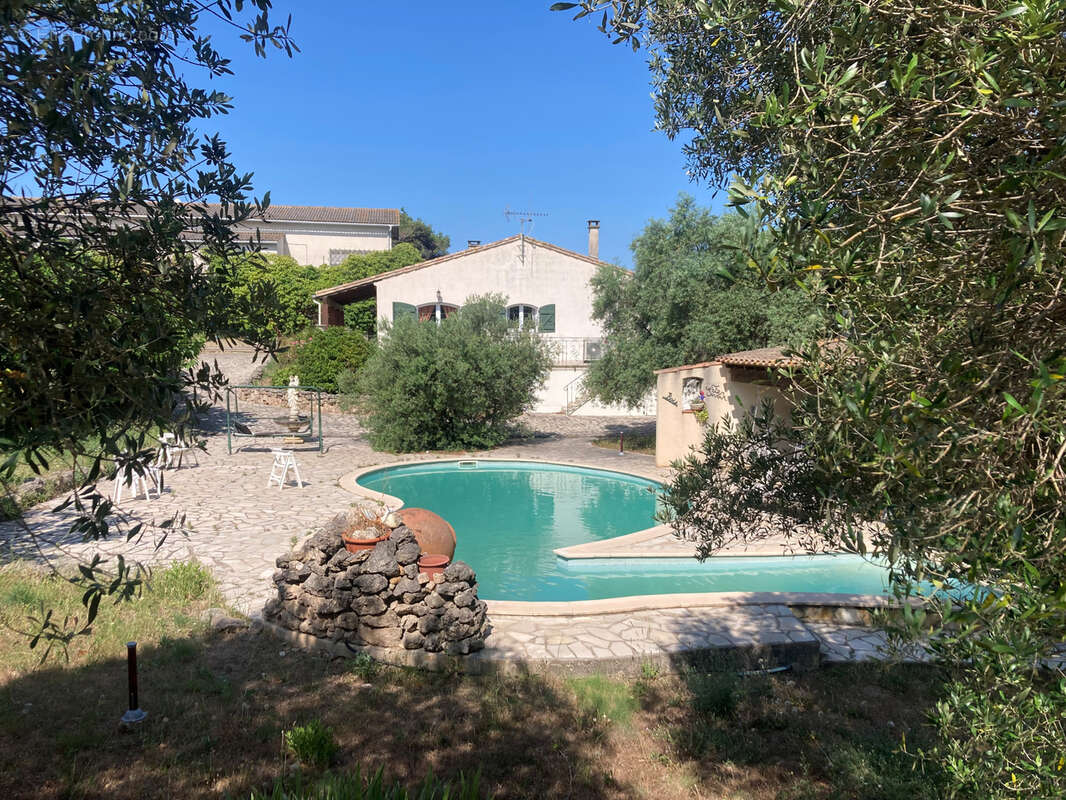 Maison à DOUZENS