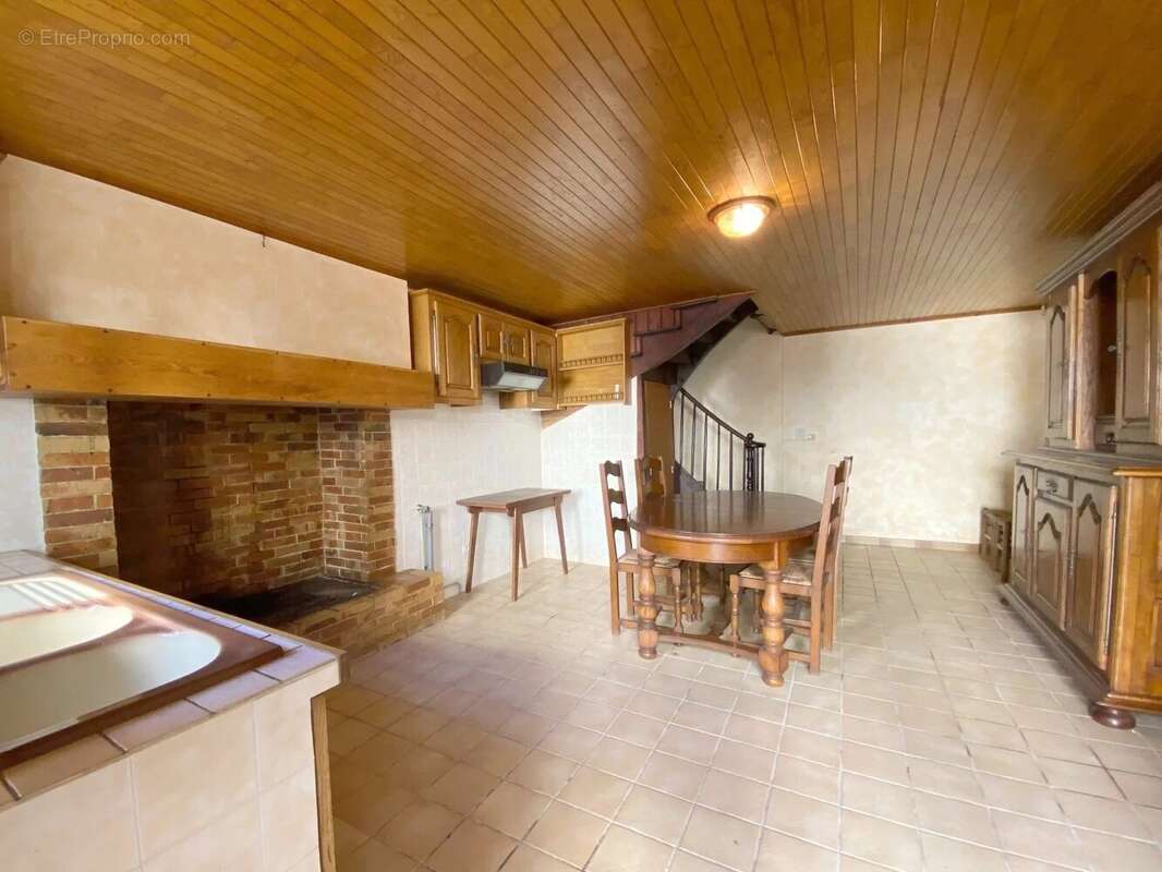 Grande maison avec extérieur au coeur d'un joli village - photo 6