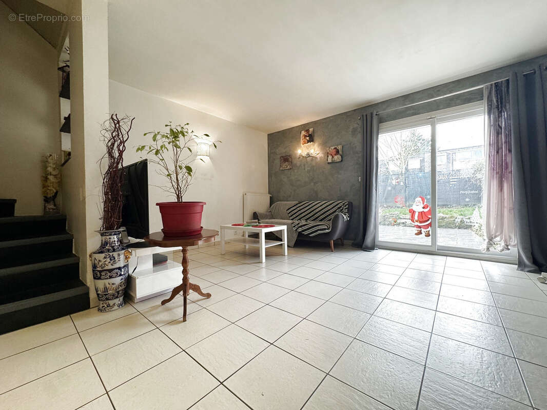 Maison à SURVILLIERS