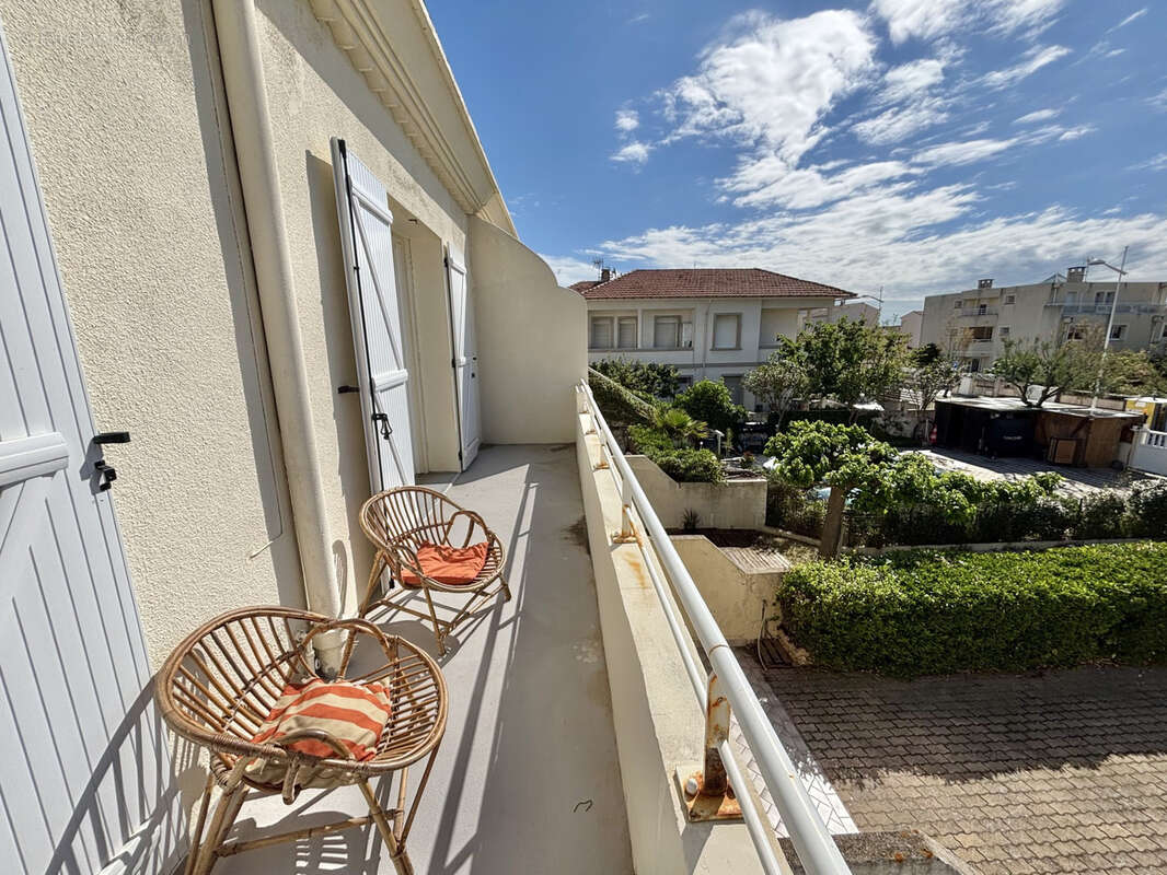 Appartement à MAUGUIO