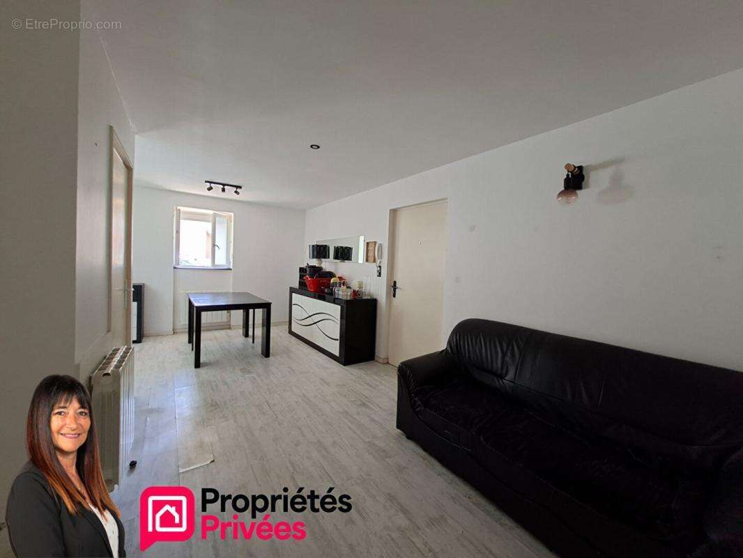 Appartement à LE COTEAU
