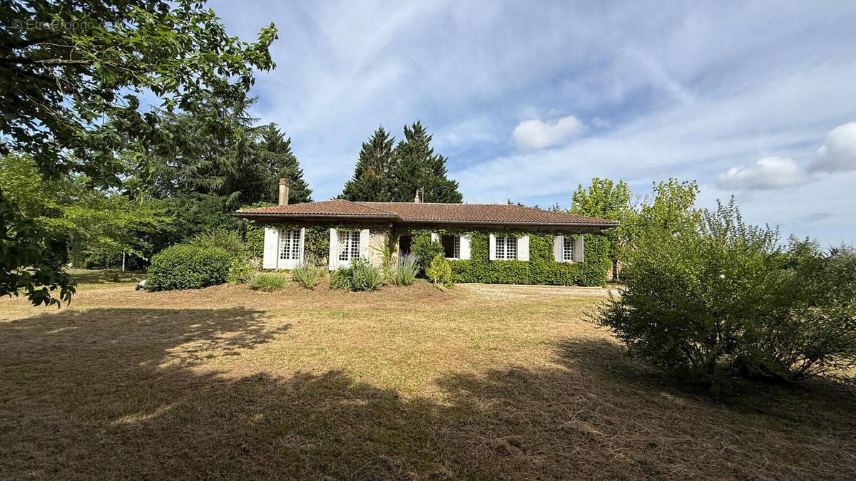 Maison à ARVEYRES