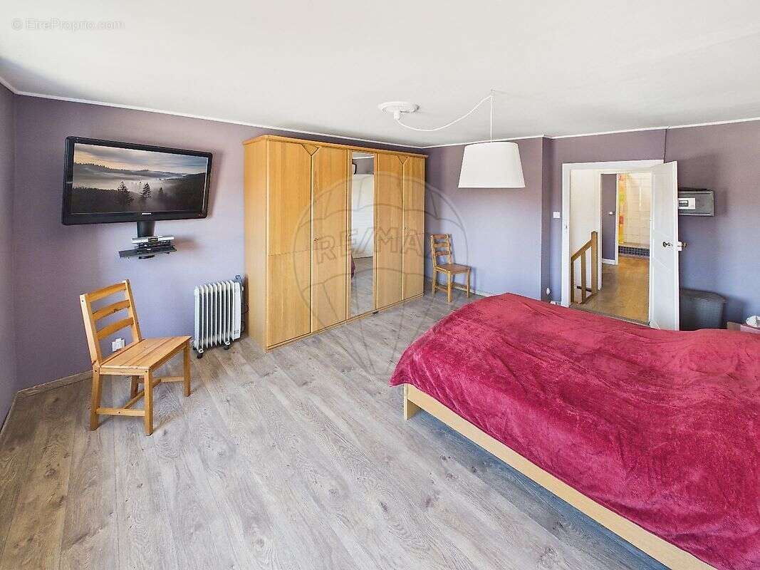 Maison à MANGIENNES