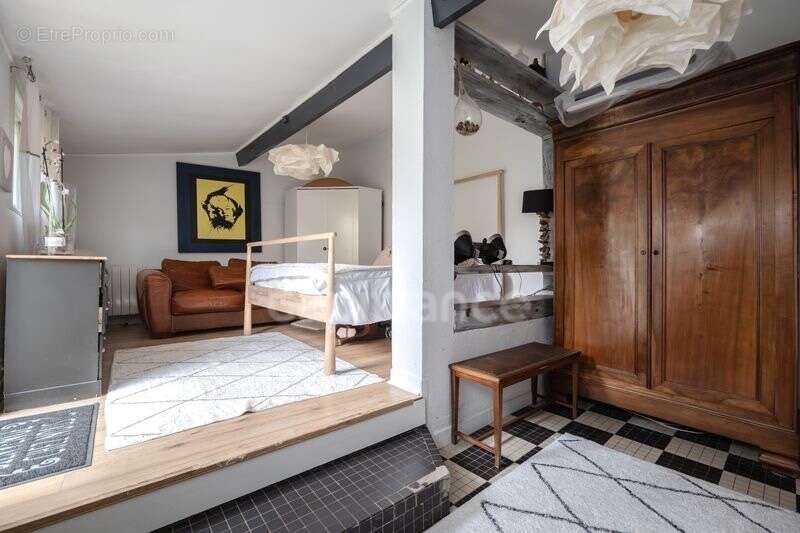 Maison à LES CLAYES-SOUS-BOIS