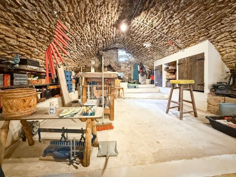 Maison de ville, Villefranche du Périgord, 140m2, totalement rénovée et meublée, cave voutée. Idéal résidence secondaire ou loca - photo 30
