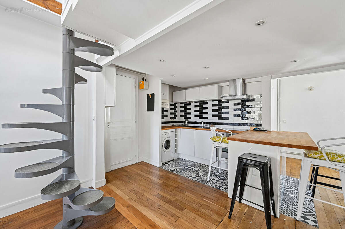 Appartement à PARIS-15E