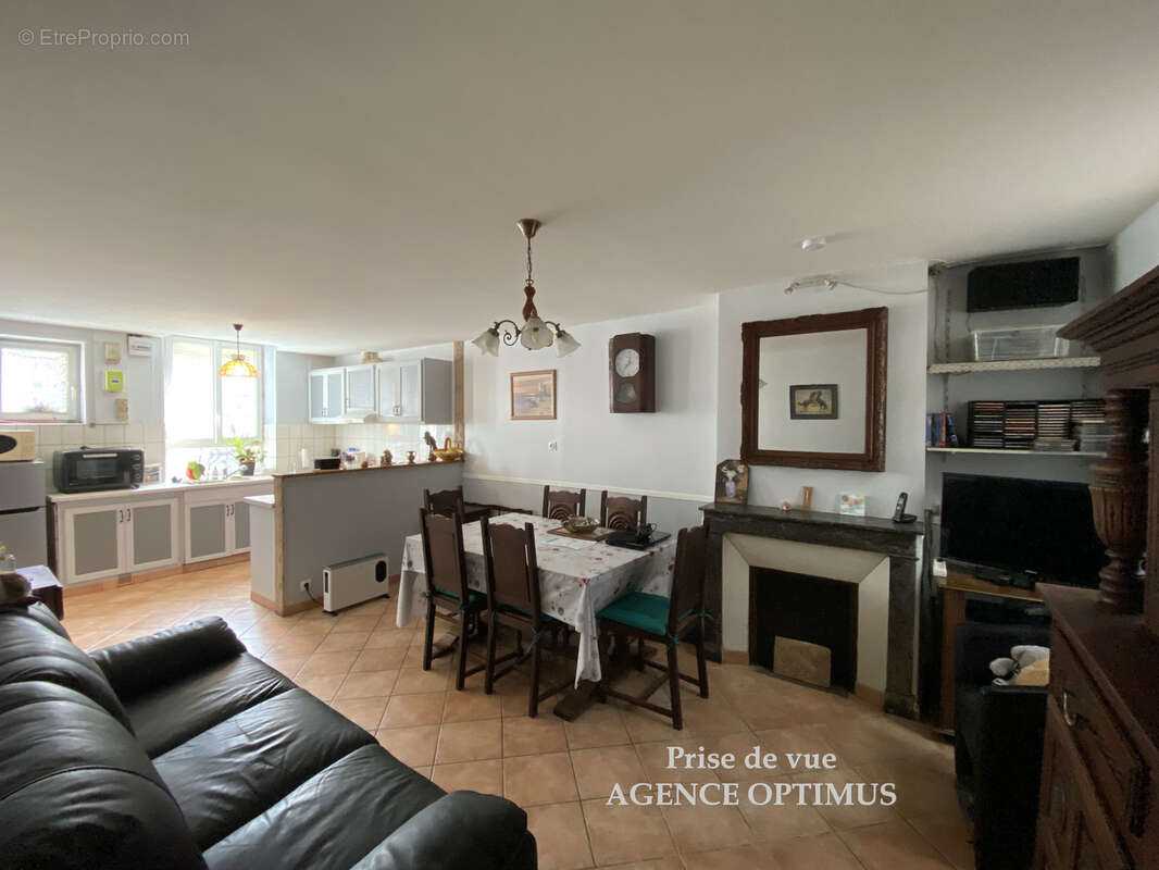 Maison à VILLENEUVE-LA-GUYARD