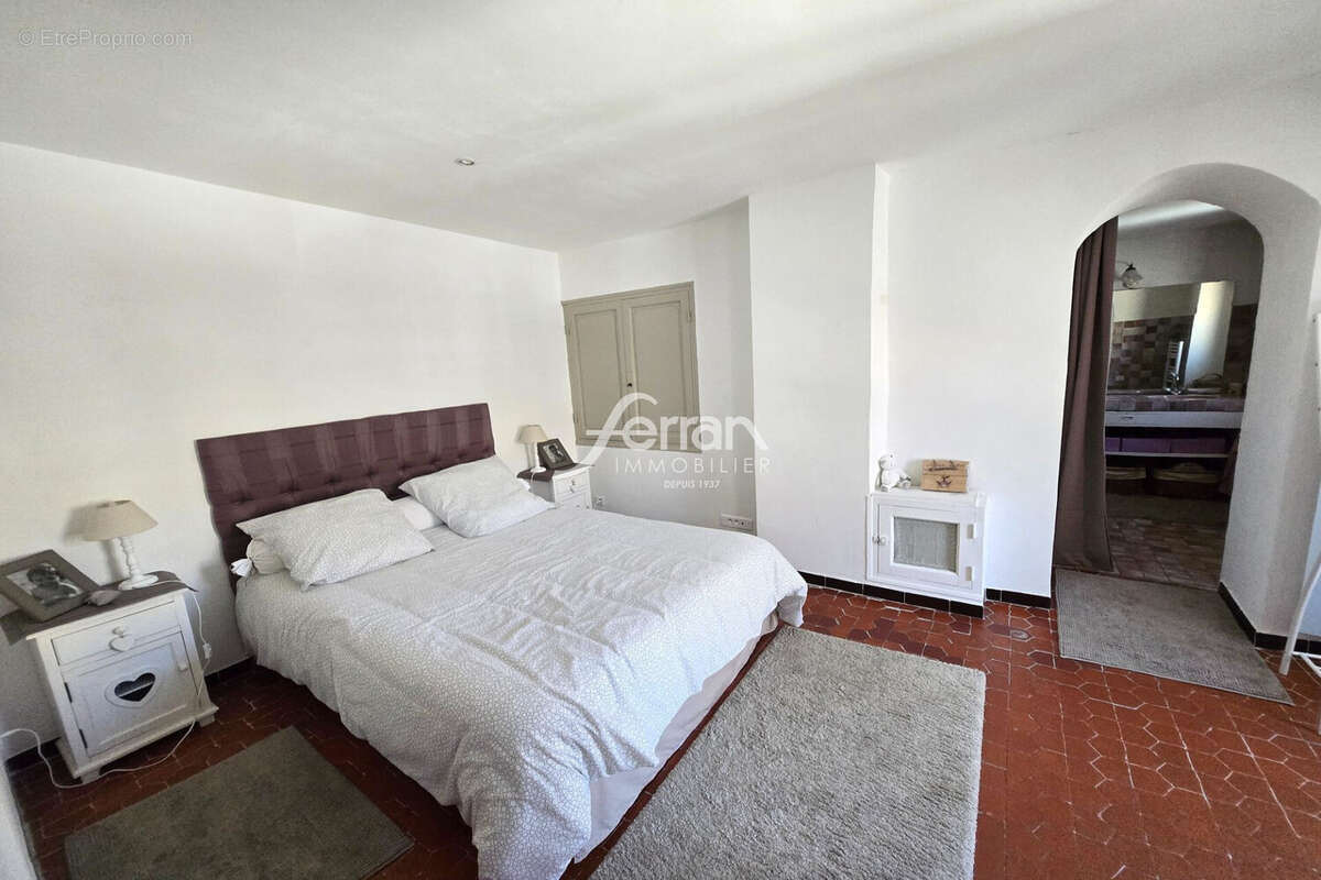 Appartement à SALERNES