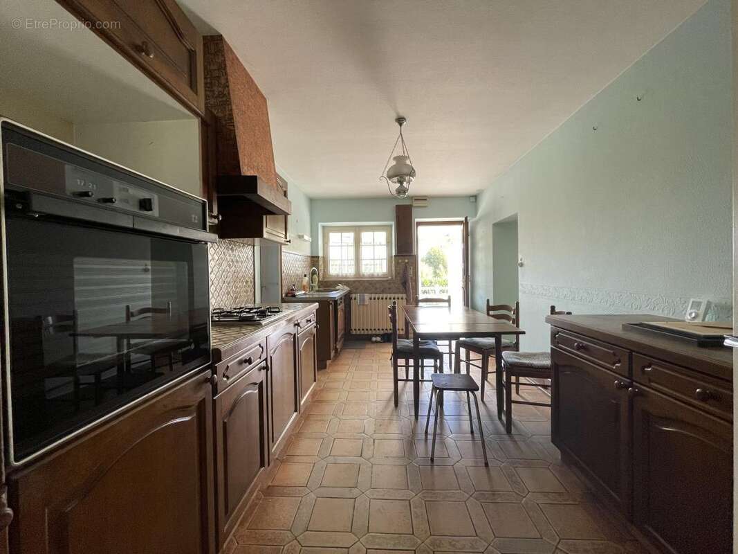 Maison à MONTFORT-LE-GESNOIS