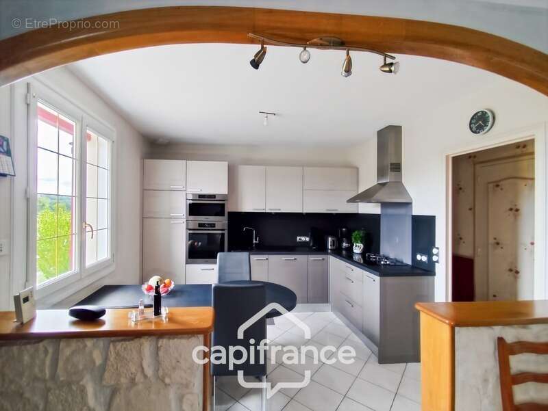 Maison à vendre 5 pièces LA CHAPELLE HUON (72)  -  Terrain 1648 m²  - - photo 8