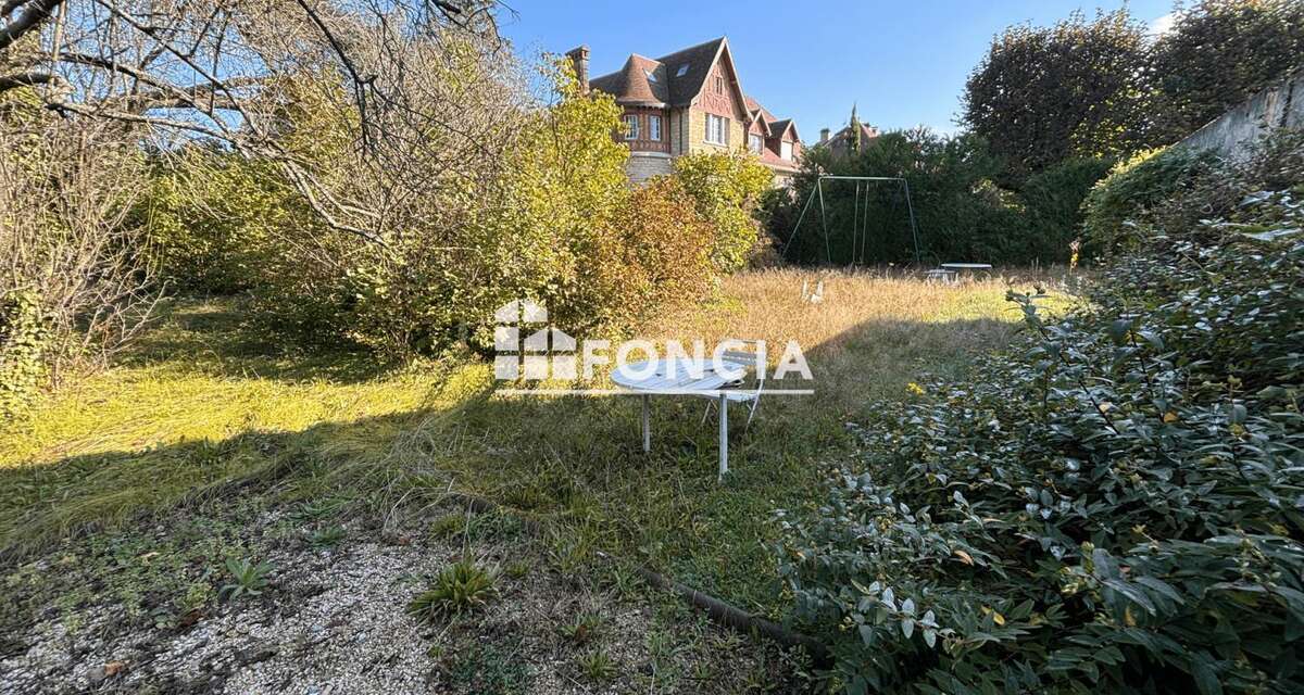 Terrain à VERSAILLES