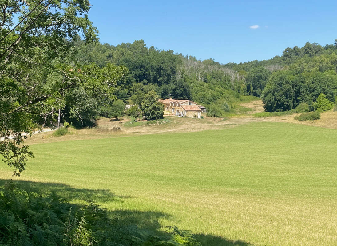 Dordogne entre perigueux et bergerac  propriete agricole 20 hectares - photo 2