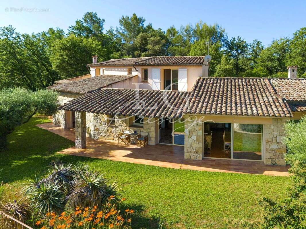 Maison à MONTAUROUX