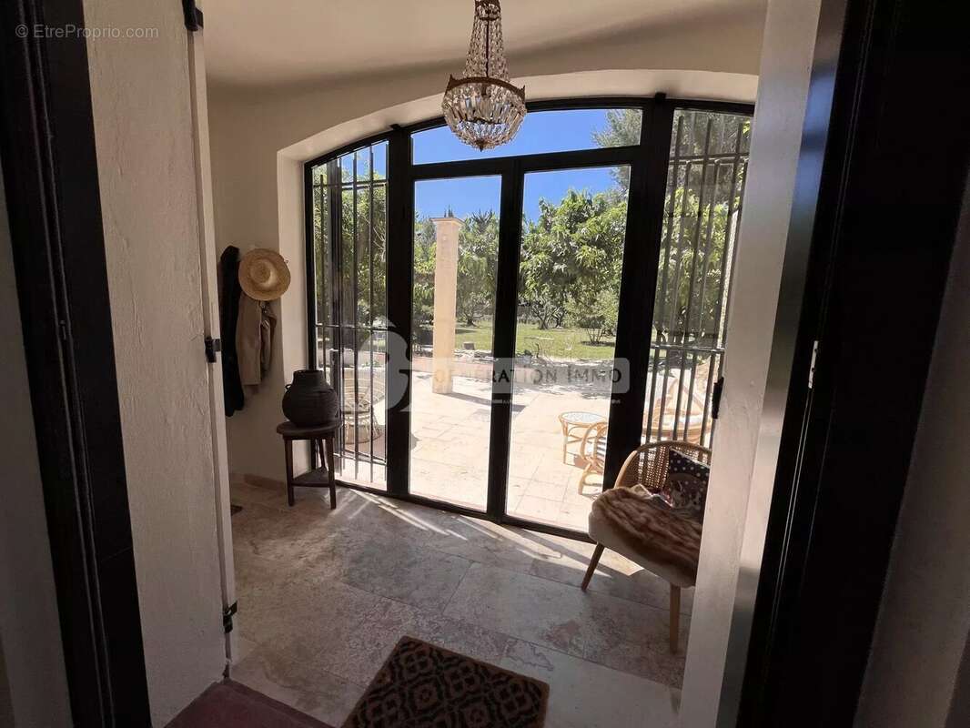 Maison à FONTVIEILLE