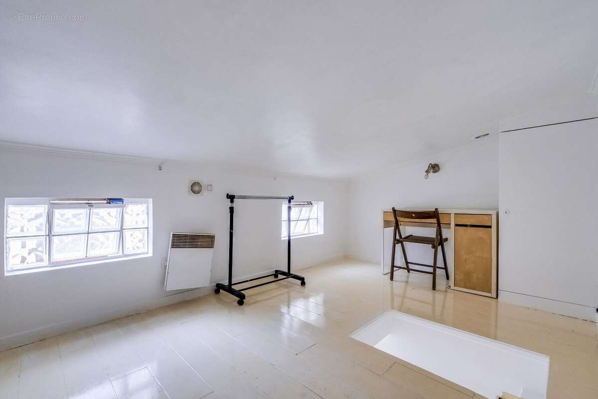 Commerce à PARIS-18E