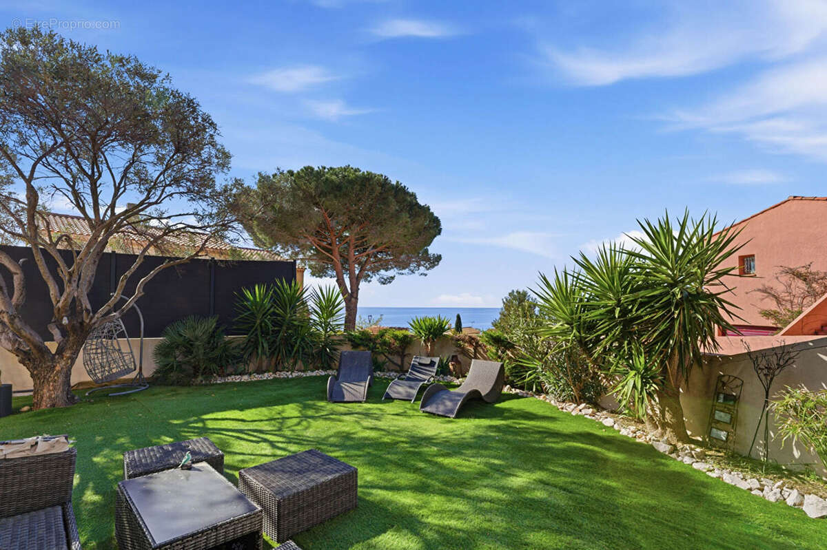 Appartement à SAUSSET-LES-PINS