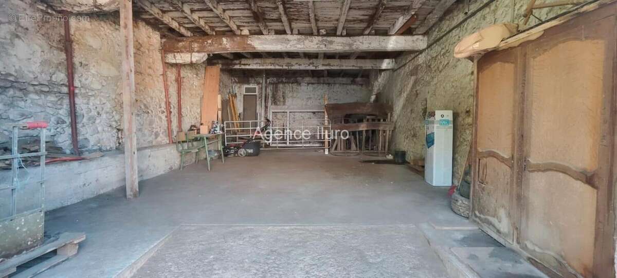 Entre Oloron et Pau -MAGNIFIQUE FERME sur + de  6 Ha de terres libres - photo 17