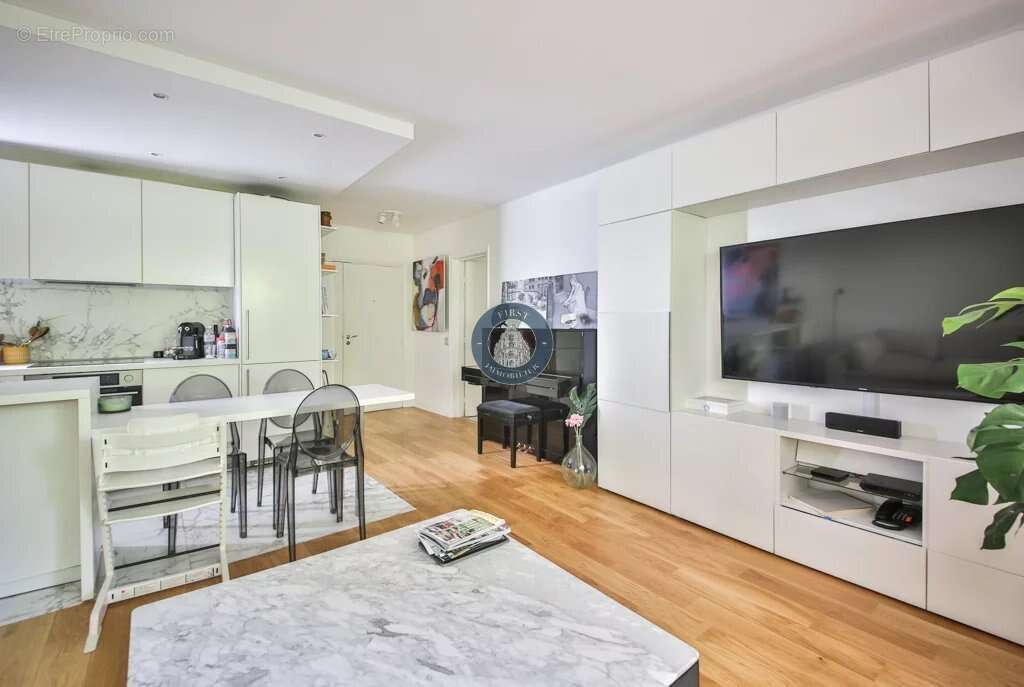 Appartement à NEUILLY-SUR-SEINE