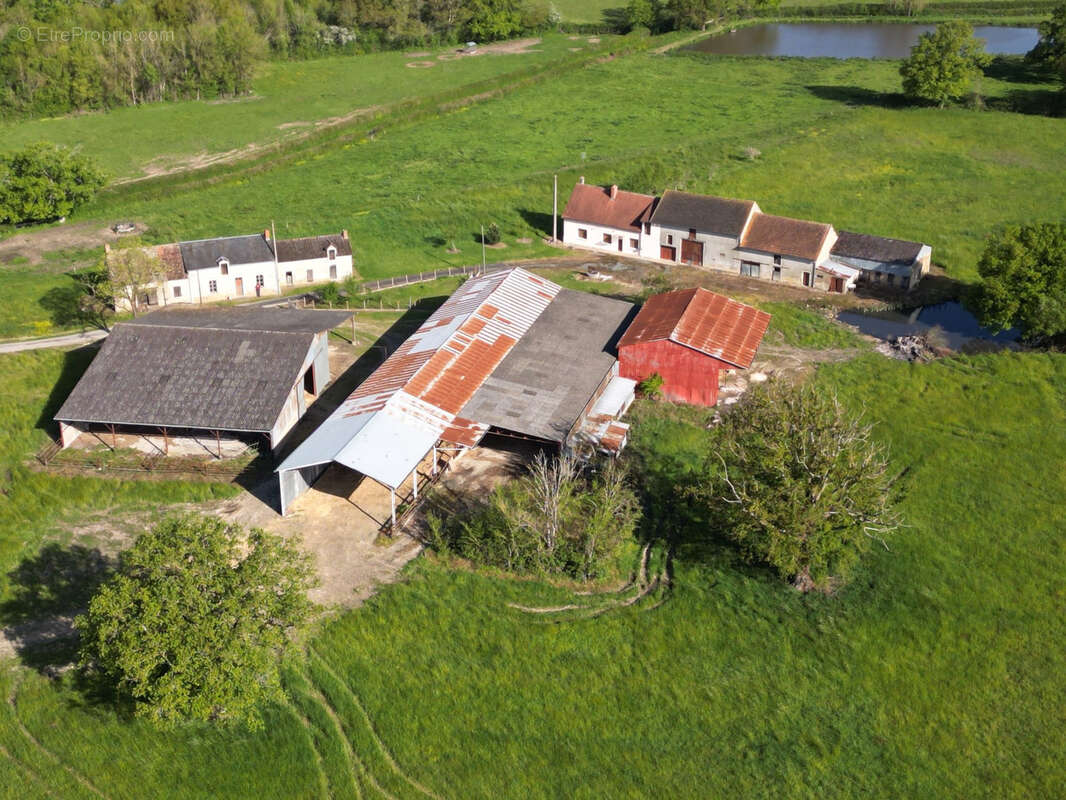 Maison à NURET-LE-FERRON
