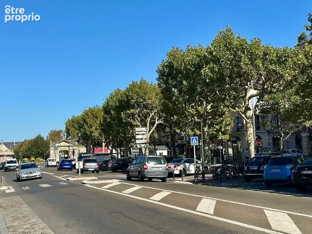 Photo Commerce à Maisons-Laffitte au prix de 120 000€