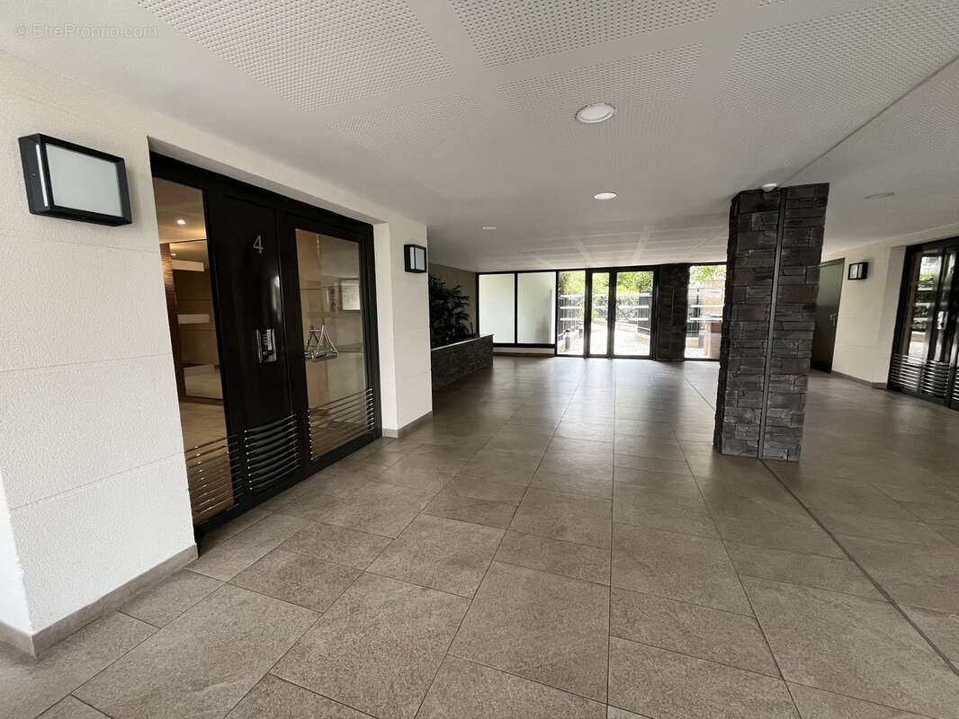 Appartement à FONTENAY-LE-FLEURY