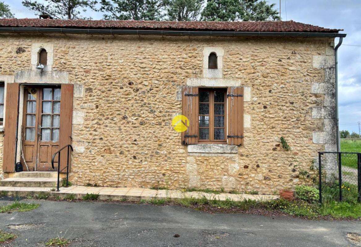 Maison à VEYRINES-DE-VERGT