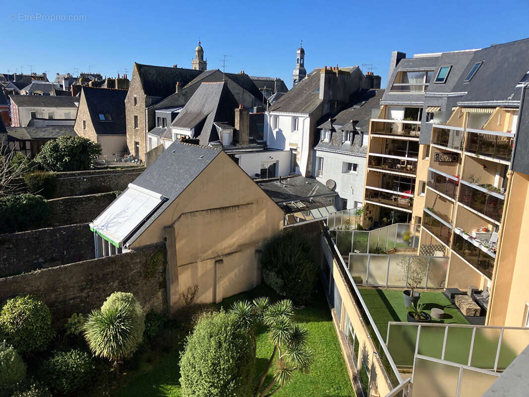 GRAND T.2 à  hyper centre ville d'AURAY- 57 m² - photo 7
