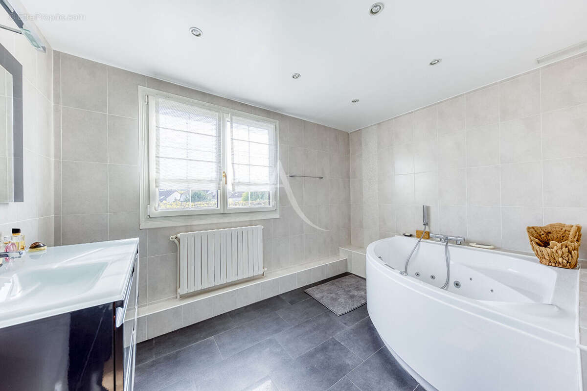 Maison à GOURNAY-SUR-MARNE