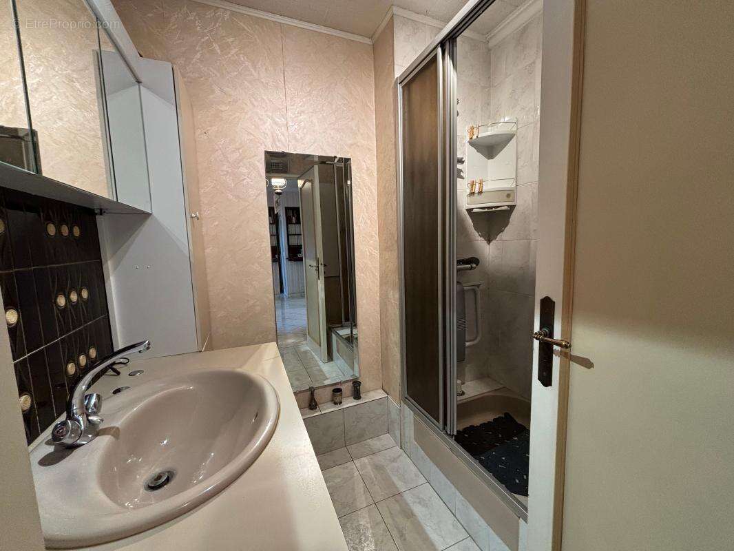 Appartement à vendre – t4 lumineux avec vue pyrénées, balcons, garage et cave - photo 7