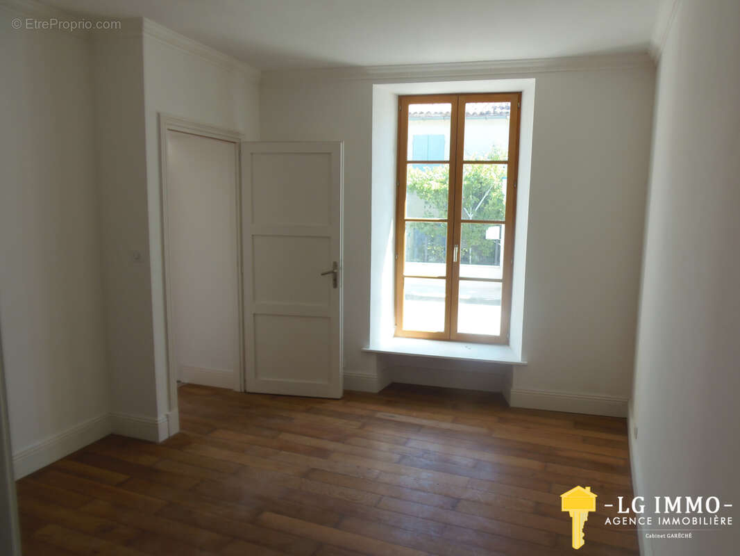 Appartement à MORTAGNE-SUR-GIRONDE