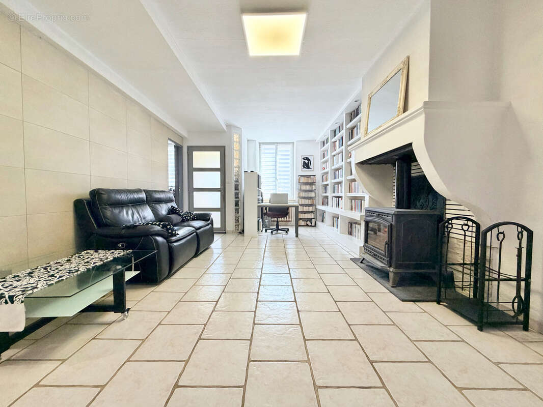 Maison à CHOLOY-MENILLOT