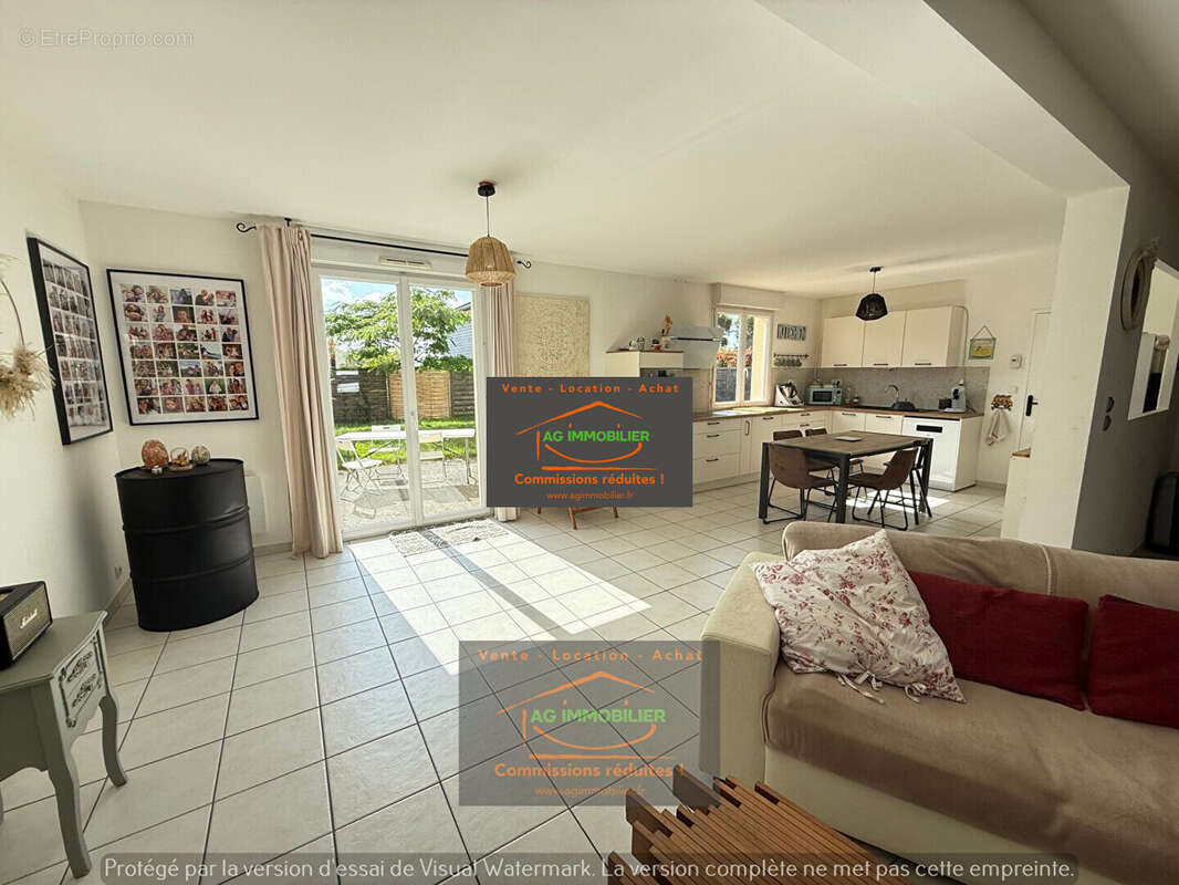 Maison à LA CHAPELLE-DU-LOU