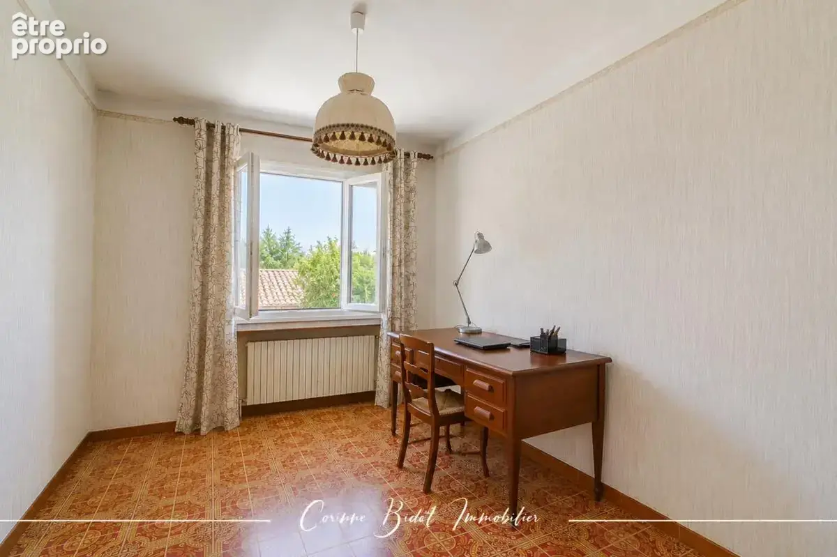 Maison 191 m² à Saint-Pierre-De-Chandieu  - photo 8