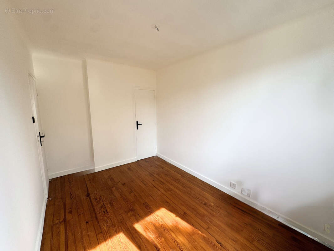 Maison rénovée de 75 m2 avec sous-sol complet   Saint-Alban-de-Roche (38080) - photo 7