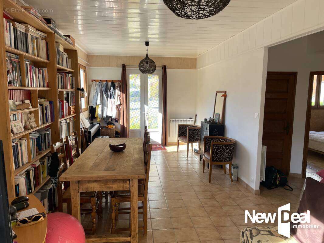 Maison à NOYERS-SUR-JABRON