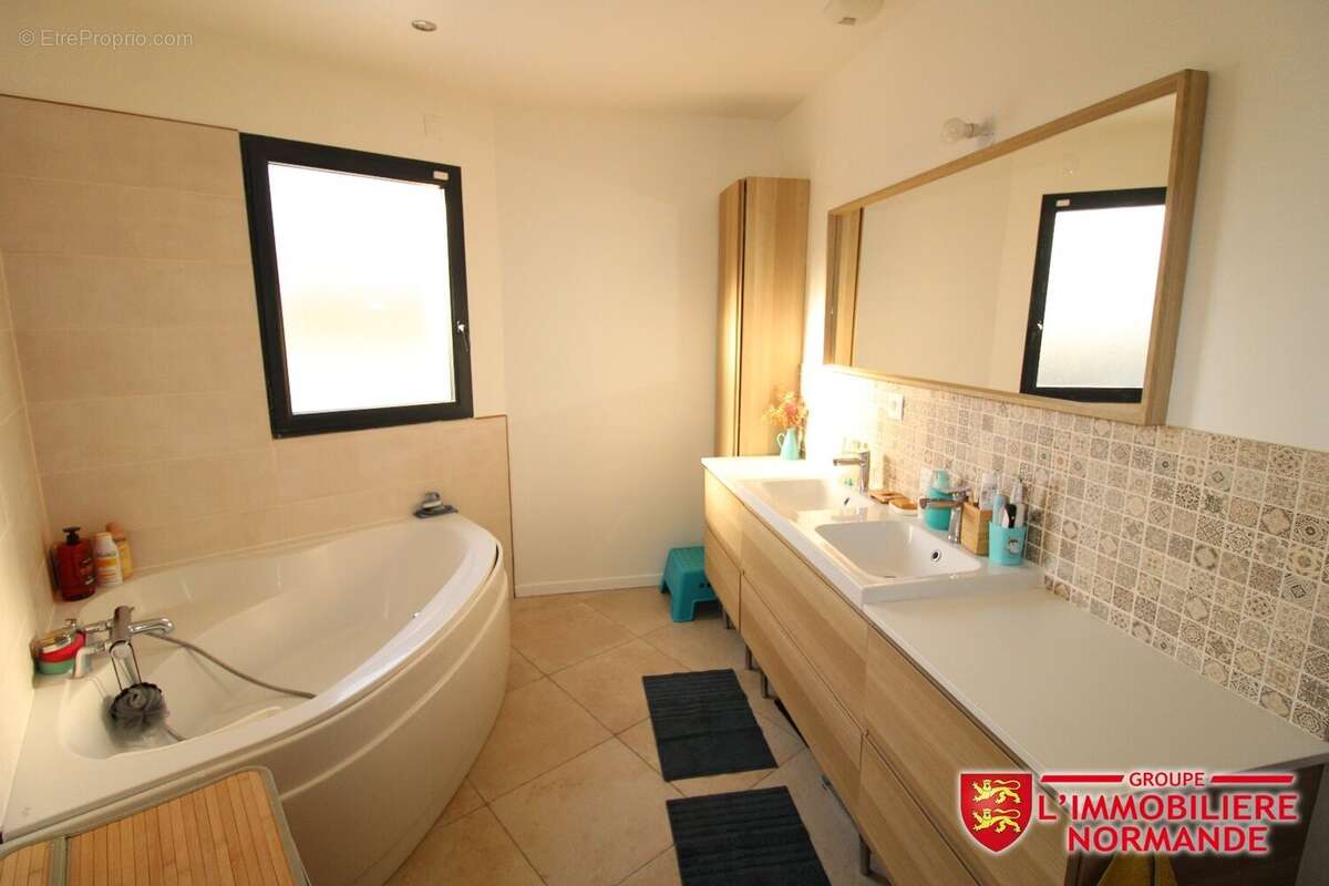 Maison à ROSNY-SUR-SEINE