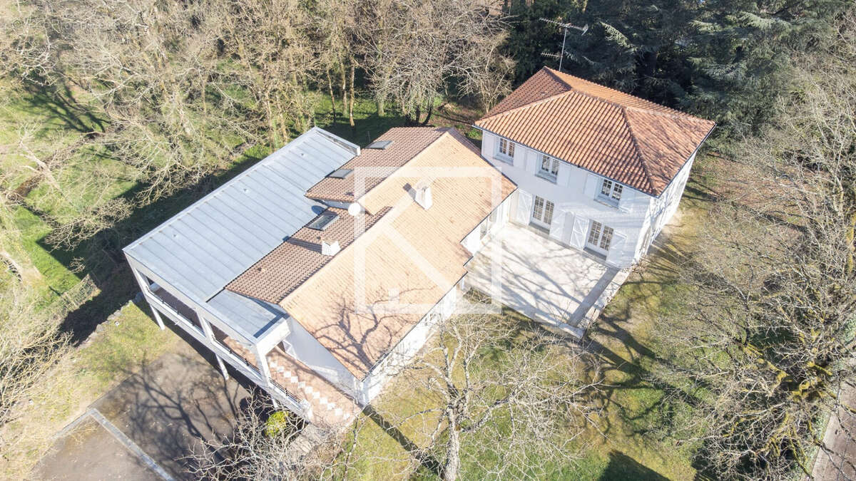 Maison à MAULEON