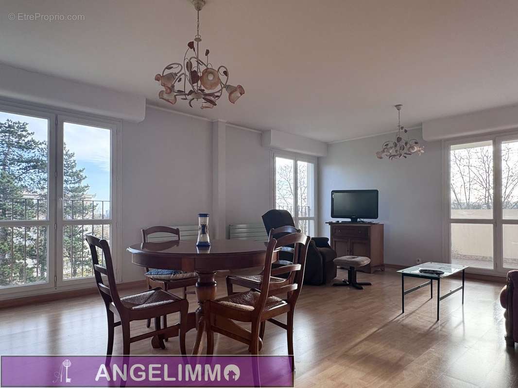 Appartement à LE PLESSIS-BOUCHARD