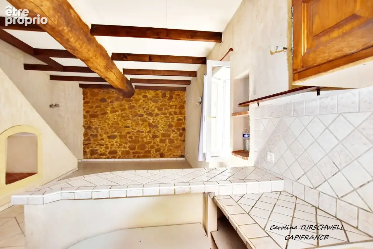Sollies toucas (83) - immeuble/maison de village de 2 appartements + 1 local - photo 5