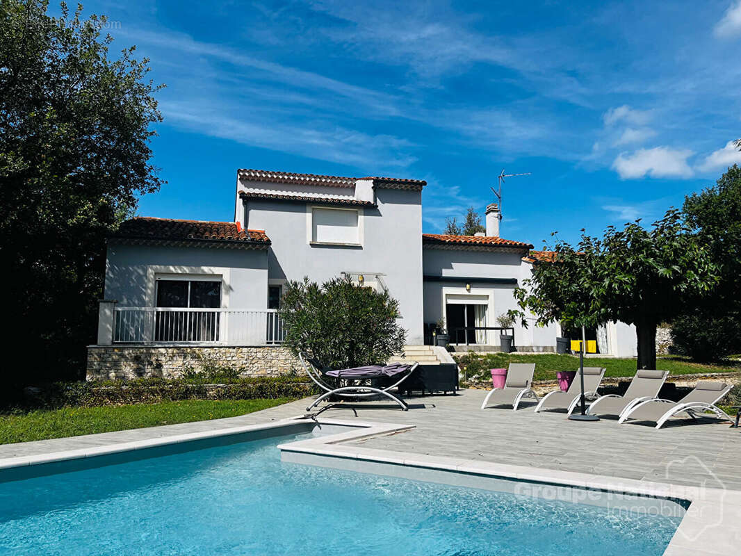 Maison 182 m2 -  4 chambres sur 3500m2 de terrain avec piscine - photo 3