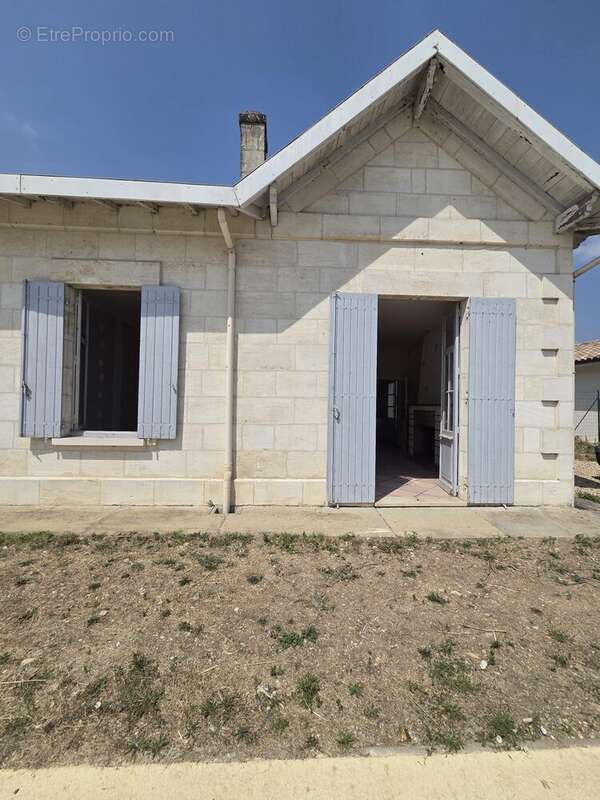 Maison 55 m² à Les Billaux  - photo 3