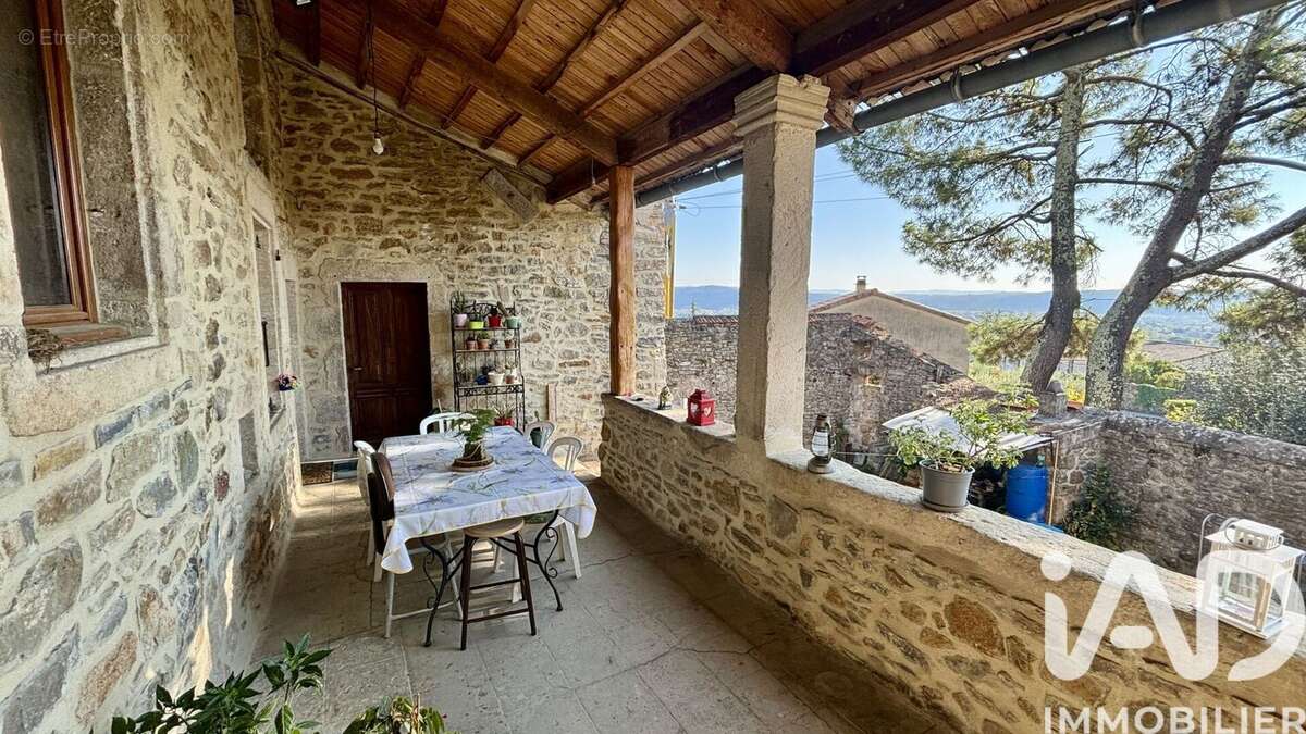 Photo 3 - Maison à SAINT-ETIENNE-DE-FONTBELLON